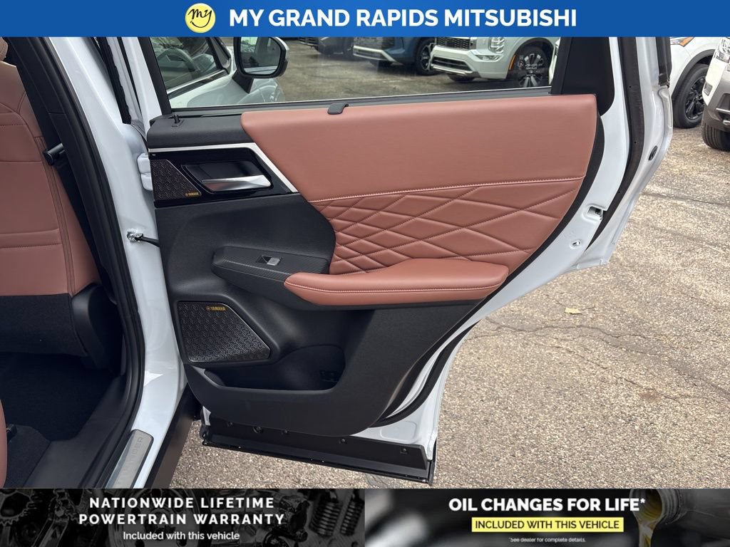 New 2026 Mitsubishi Outlander SEL AWD/4WD image 14
