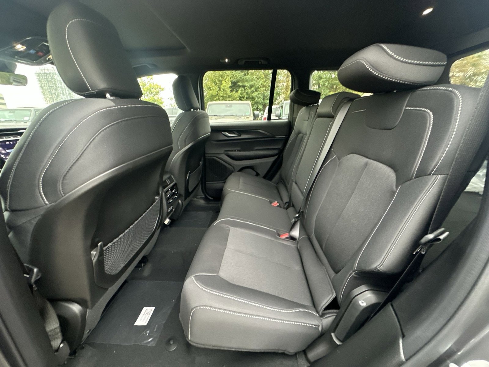 New 2025 Jeep Grand Cherokee Laredo X w/ Luxury Tech Group I image 24