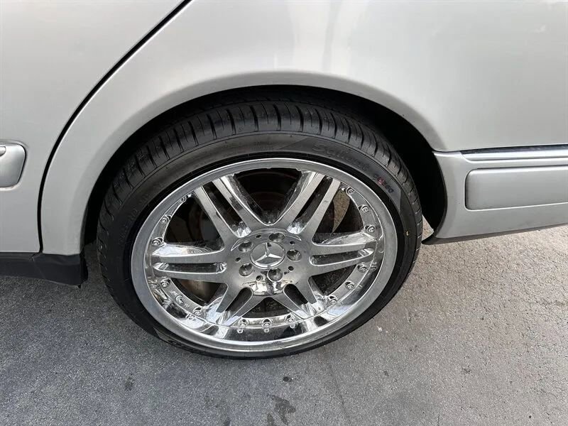 Used 1997 Mercedes-Benz E 320 Sedan image 12