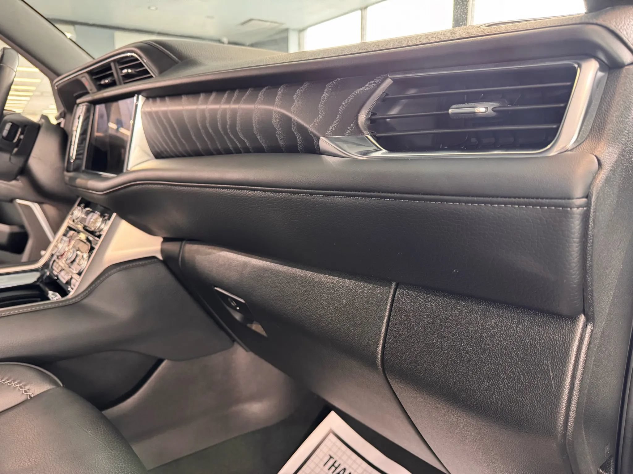 Used 2023 GMC Yukon Denali w/ Denali Reserve Package AWD/4WD image 55