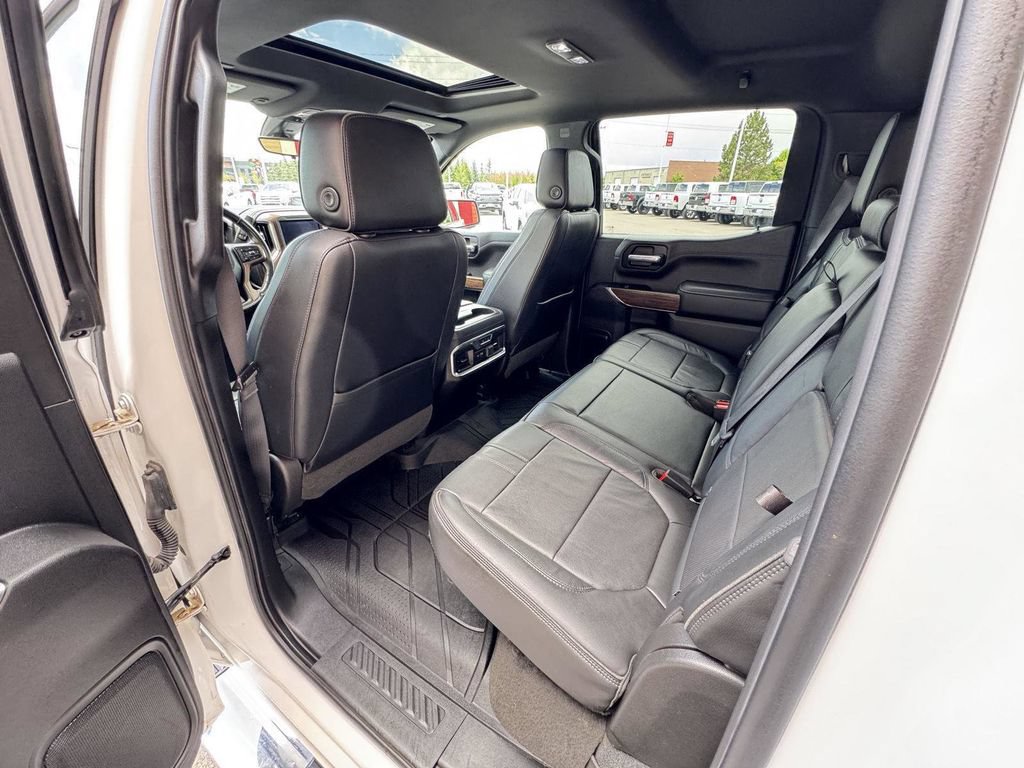 Used 2020 Chevrolet Silverado 1500 High Country w/ Technology Package AWD/4WD image 36