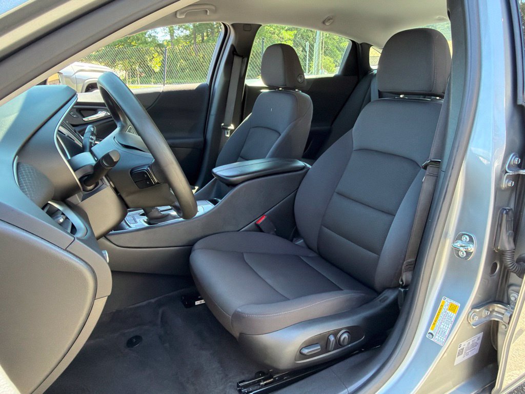 Used 2025 Chevrolet Malibu LT FWD image 22