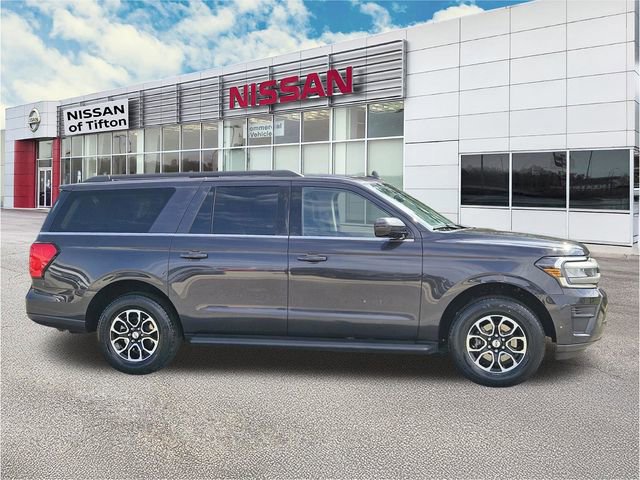 Used 2024 Ford Expedition Max XLT image 3