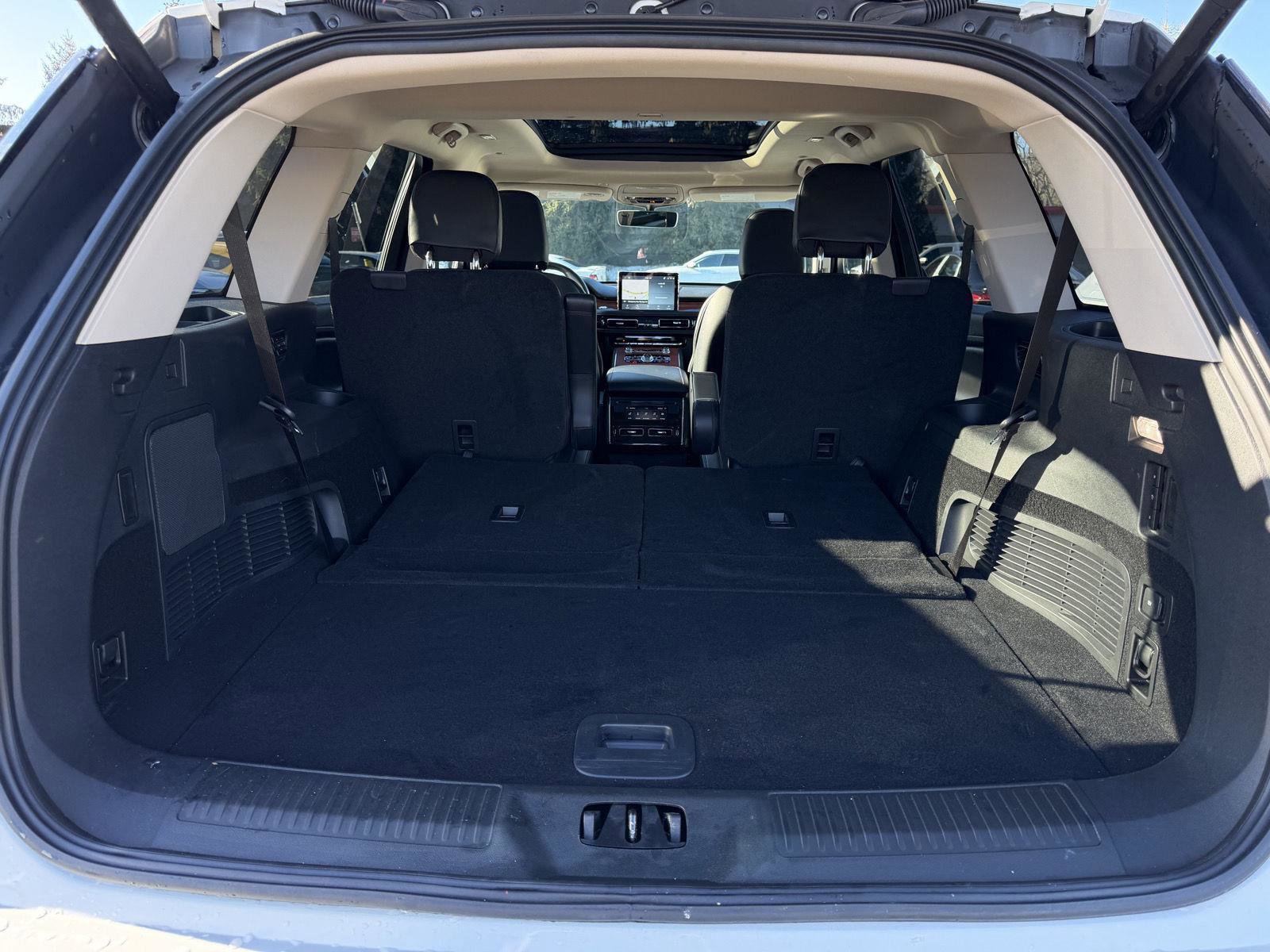 Used 2024 Lincoln Aviator Reserve w/ Equipment Group 201A image 24