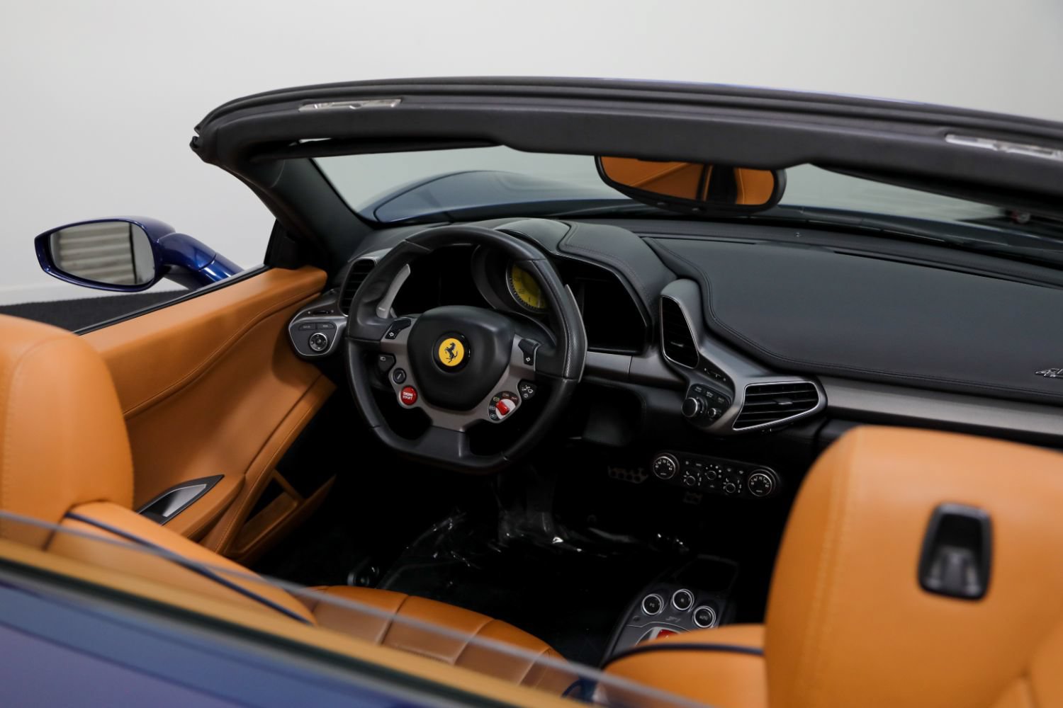 Used 2015 Ferrari 458 Spider RWD image 11