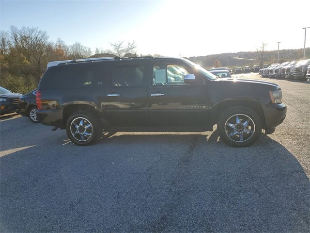 Used 2007 Chevrolet Suburban LTZ w/ LTZ Preferred Equipment Group image 3