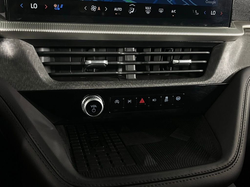 Used 2025 Ford Explorer Platinum w/ LUX Leather Package image 19