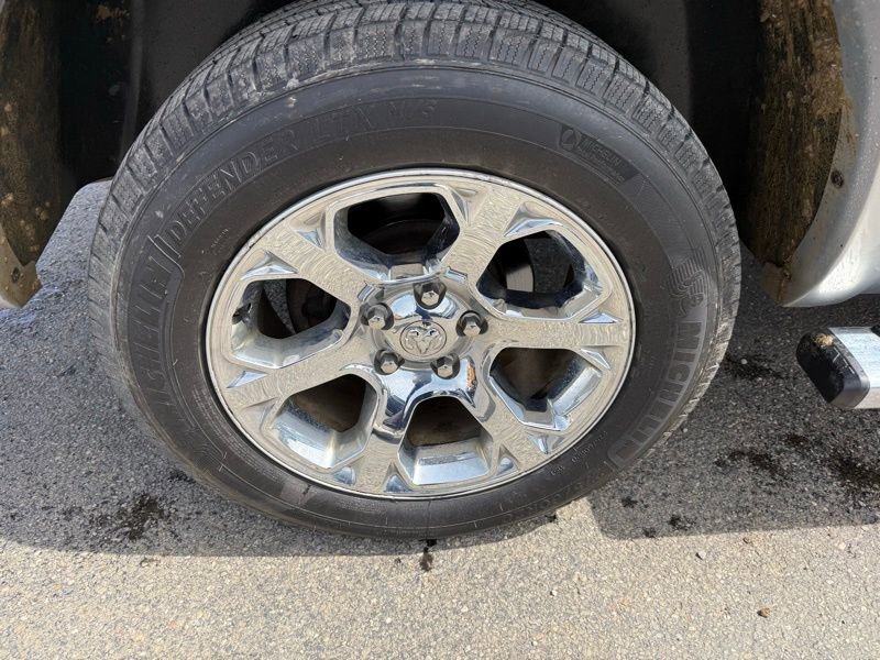 Used 2017 RAM 1500 Laramie w/ Convenience Group AWD/4WD image 17