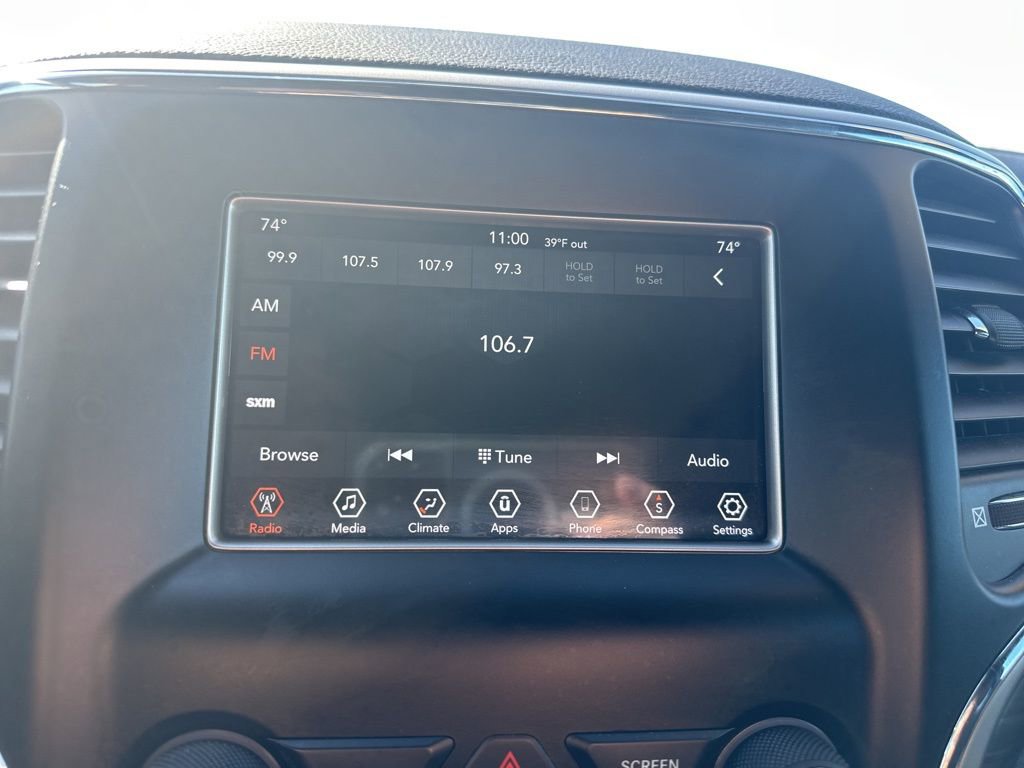 Used 2019 Jeep Grand Cherokee Laredo image 3