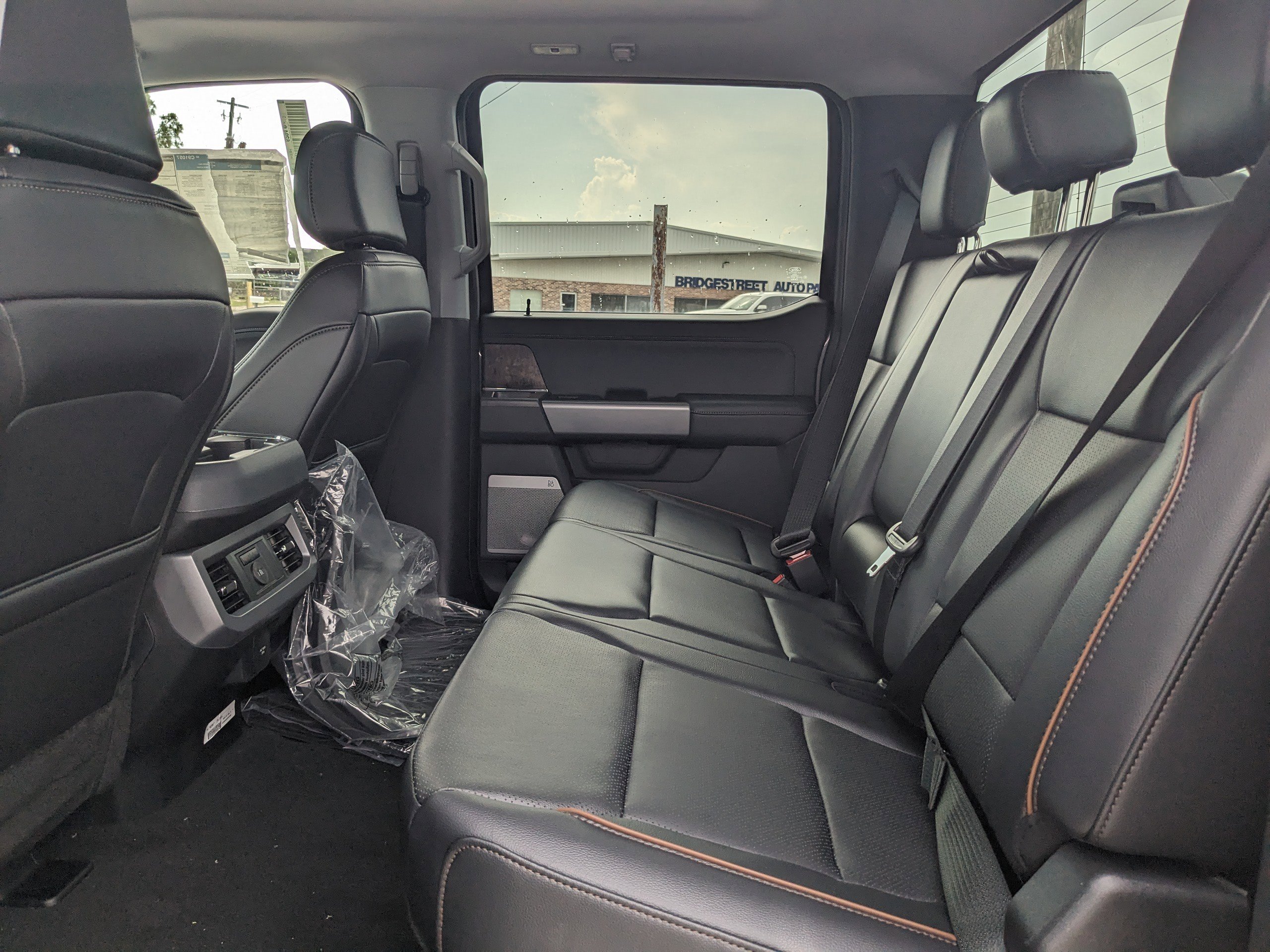 New 2025 Ford F350 Lariat w/ Black Appearance Package image 13