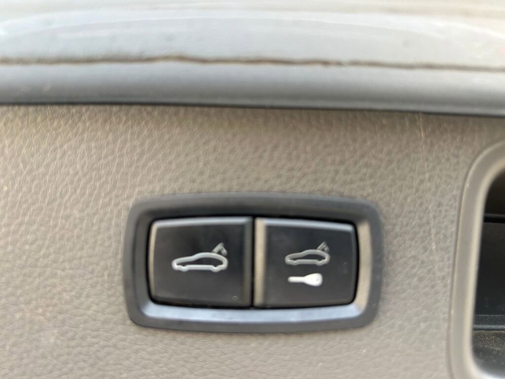 Used 2015 Porsche Macan Turbo image 34