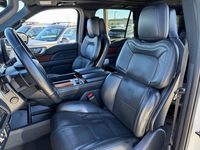 Used 2022 Lincoln Navigator Reserve image 14