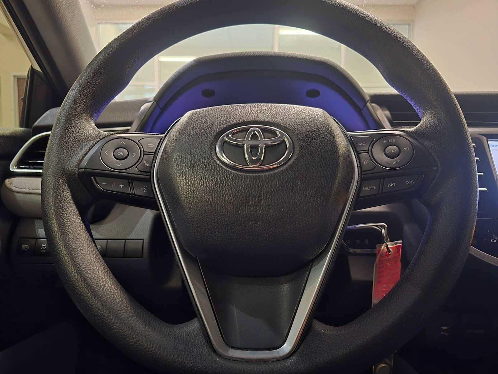 Used 2018 Toyota Camry LE FWD image 11