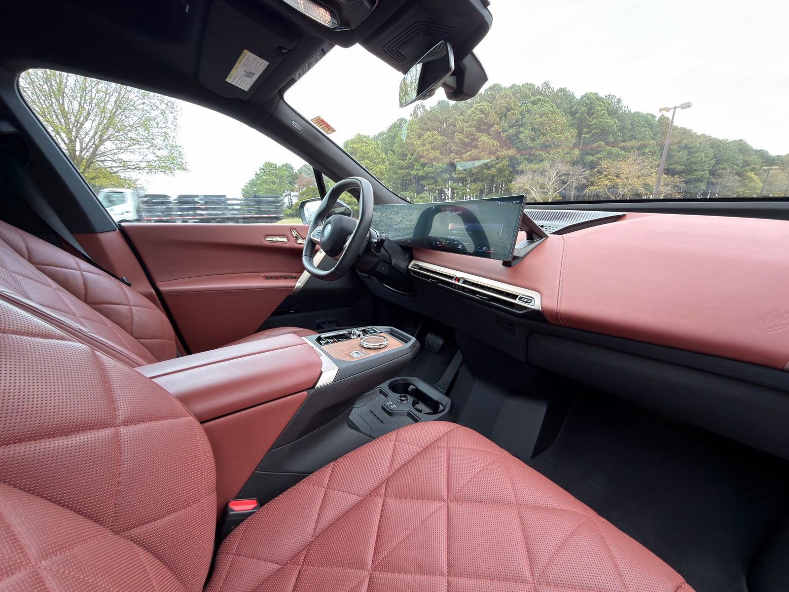 Used 2023 BMW iX xDrive50 w/ Premium Package image 20