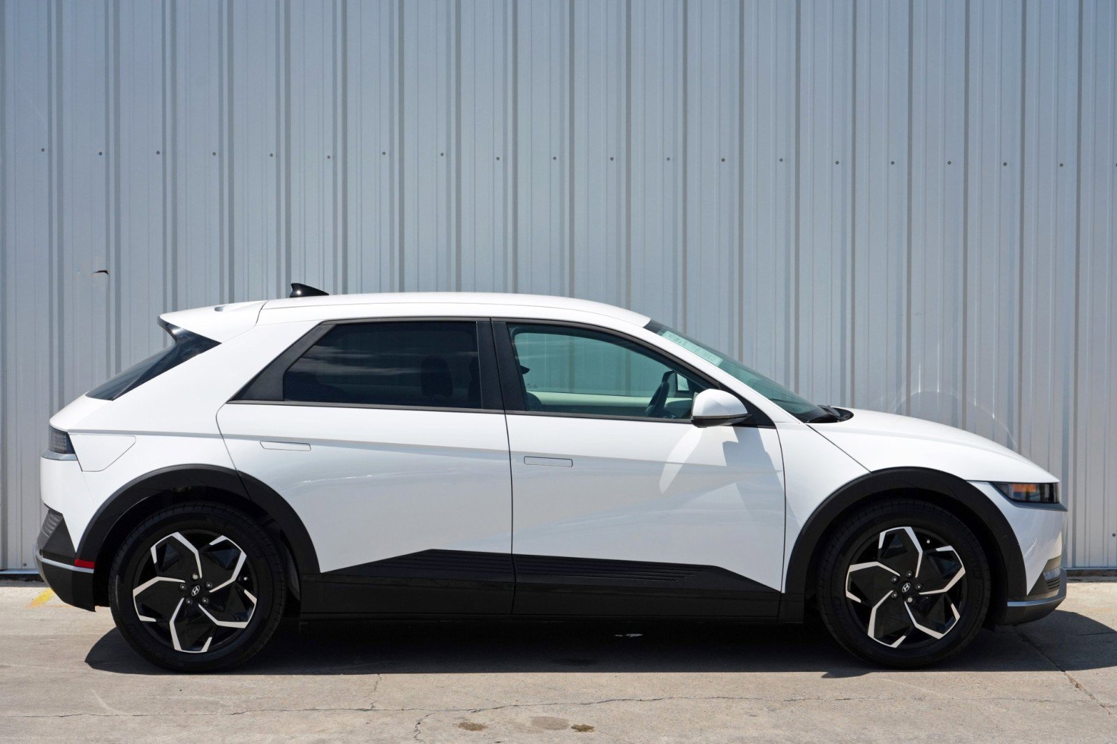 Used 2024 Hyundai Ioniq 5 SE RWD image 48