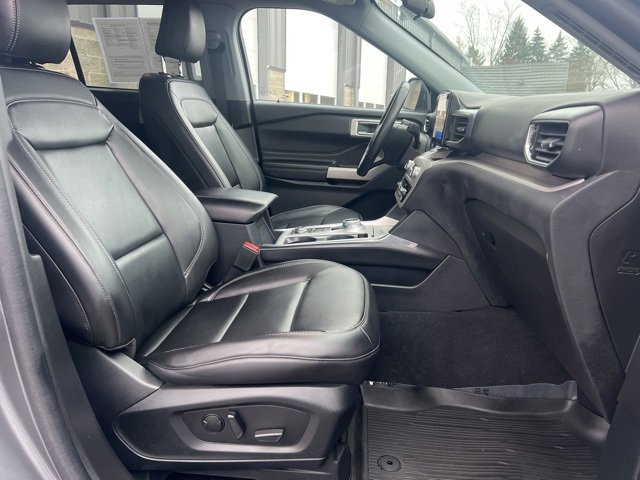 Used 2023 Ford Explorer XLT w/ Equipment Group 202A image 11