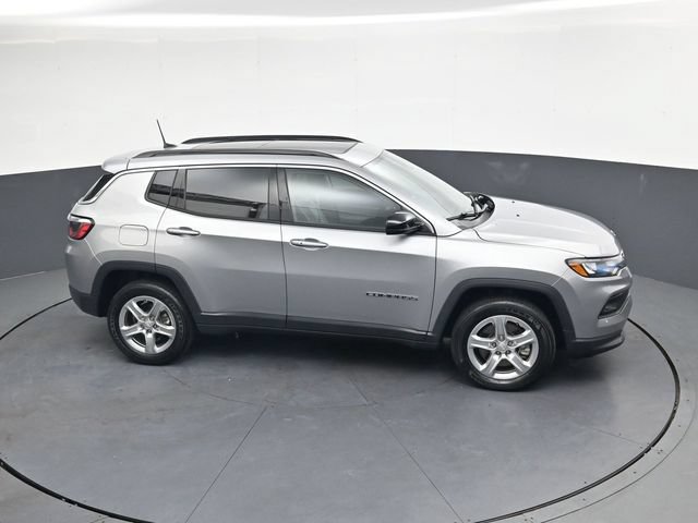 Used 2023 Jeep Compass Latitude w/ Sun and Sound Group AWD/4WD image 24