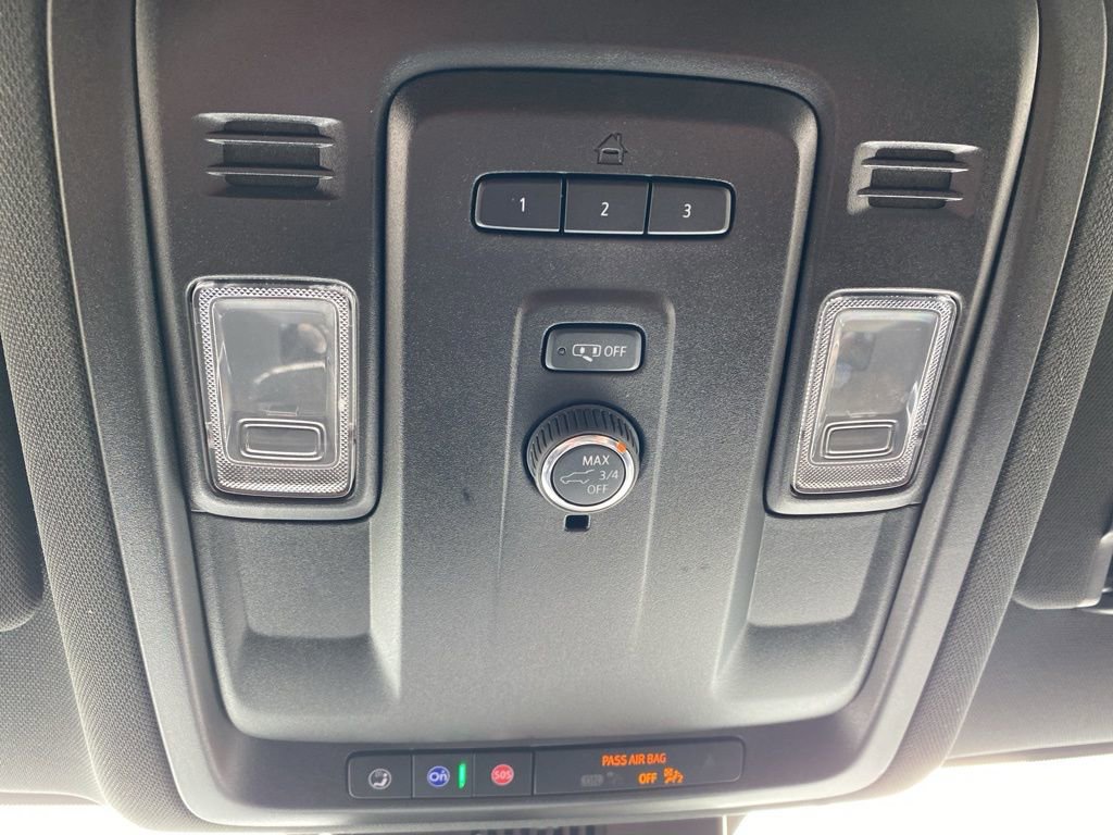 Used 2023 Chevrolet Suburban RST AWD/4WD image 22