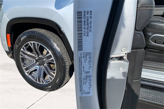 Used 2024 Jeep Wagoneer Series II w/ Flexible Seating Group image 36