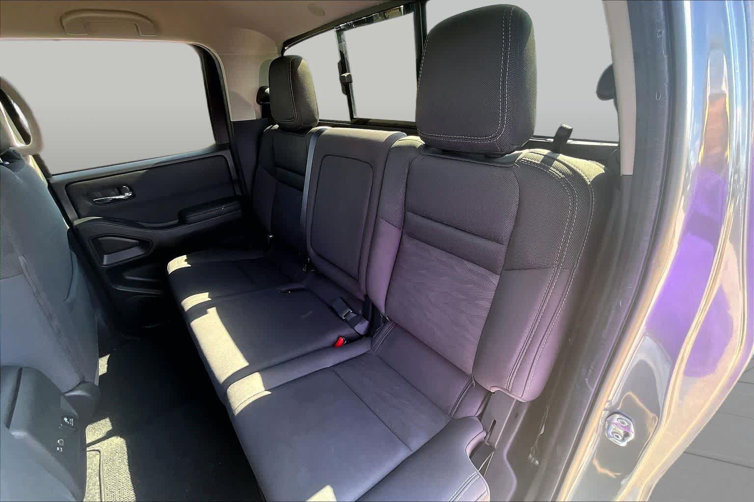 Used 2023 Nissan Frontier SV w/ SV Convenience Package AWD/4WD image 21