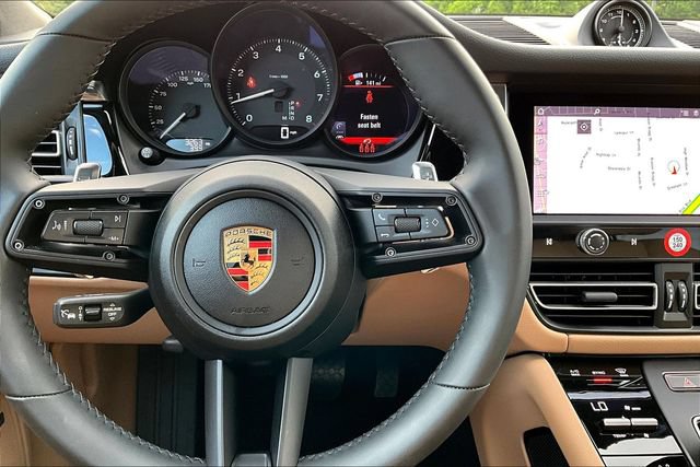 Used 2025 Porsche Macan AWD/4WD image 12