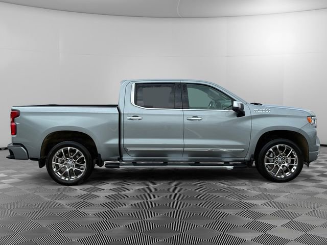 Used 2025 Chevrolet Silverado 1500 High Country w/ High Country Premium Package AWD/4WD image 6
