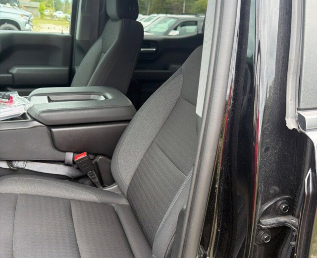 Used 2024 Chevrolet Silverado 1500 Custom Trail Boss w/ LPO, Dark Essentials Package AWD/4WD image 3