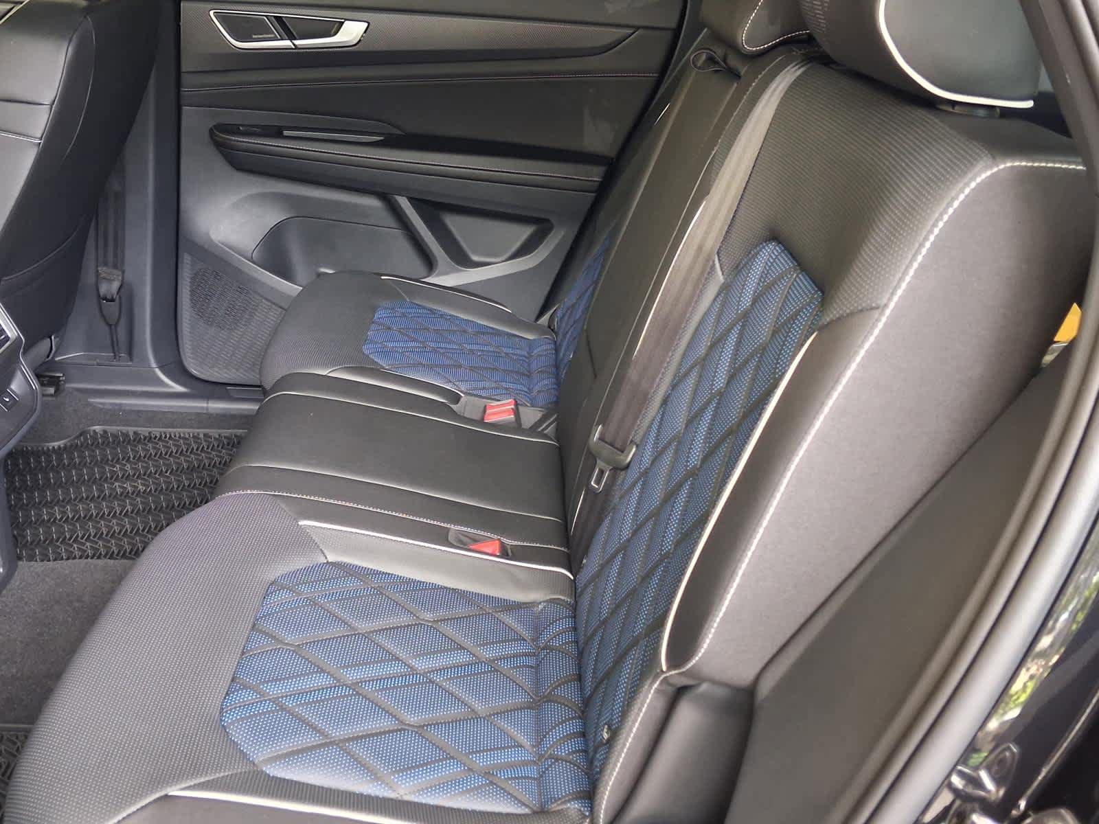 New 2026 Volkswagen Atlas Cross Sport SEL Premium R-Line image 11