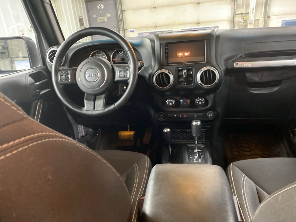 Used 2015 Jeep Wrangler Unlimited Sahara w/ Max Tow Package image 15