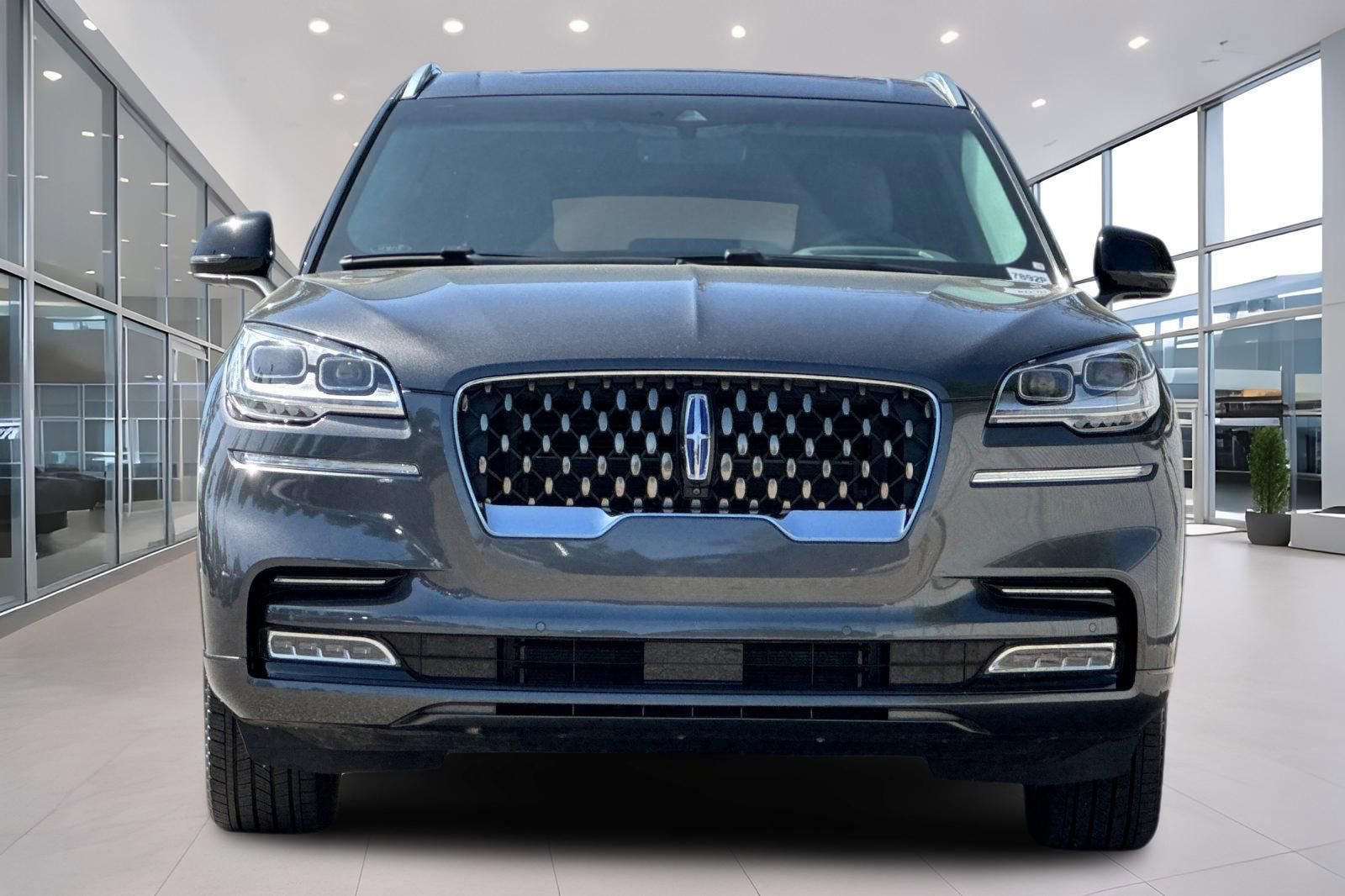 Certified 2020 Lincoln Aviator Grand Touring w/ Equipment Group 301A AWD/4WD image 9