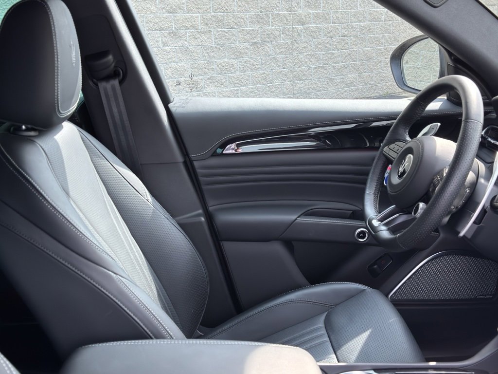 New 2024 Maserati Grecale GT image 27