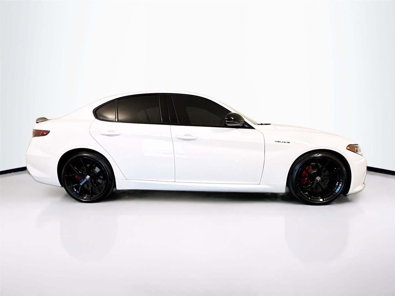 Used 2024 Alfa Romeo Giulia Veloce image 33
