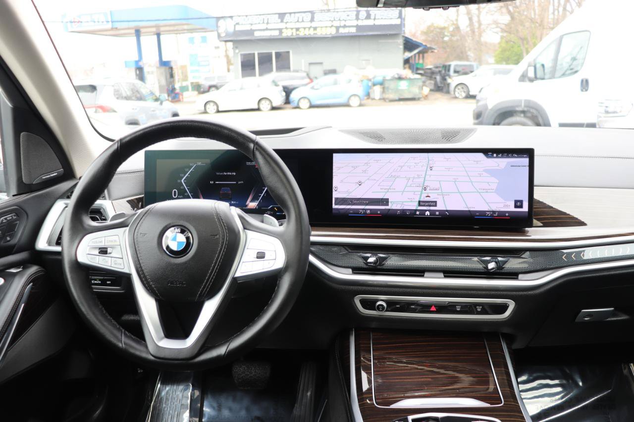 Used 2025 BMW X7 xDrive40i AWD/4WD image 19