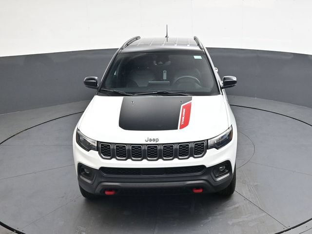 Used 2025 Jeep Compass Trailhawk AWD/4WD image 29