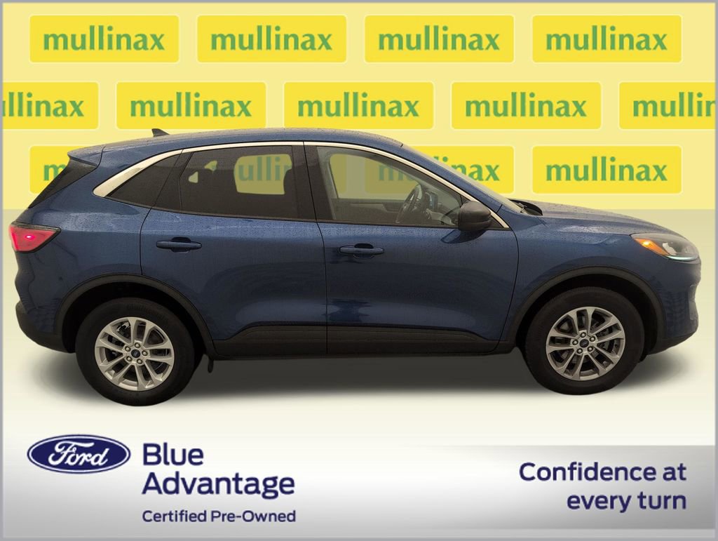 Used 2022 Ford Escape SE w/ Convenience Package image 2