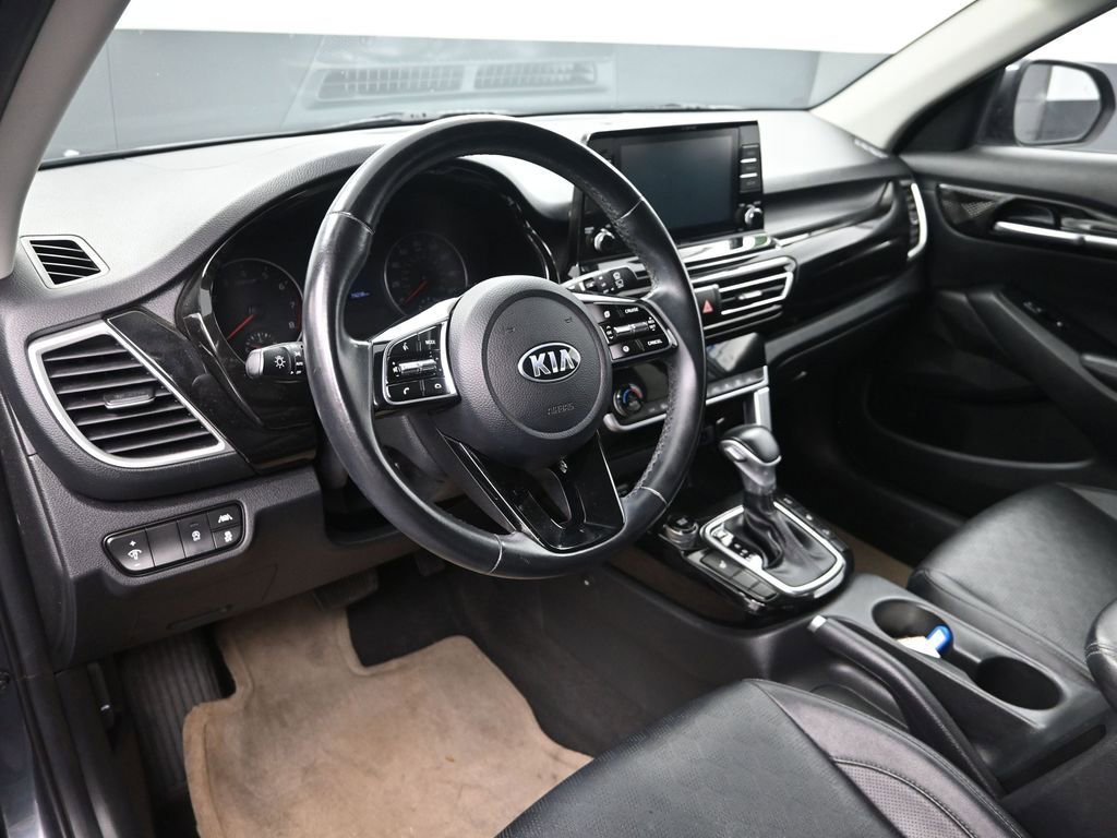 Certified 2021 Kia Seltos EX image 13