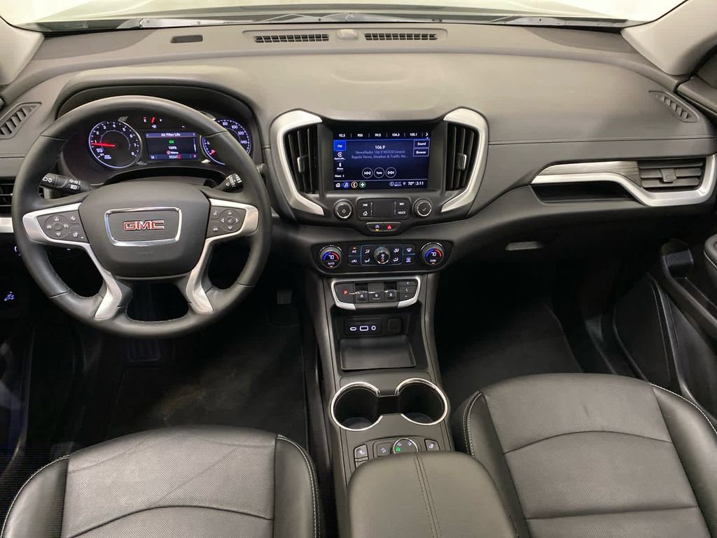 Used 2024 GMC Terrain SLT image 23