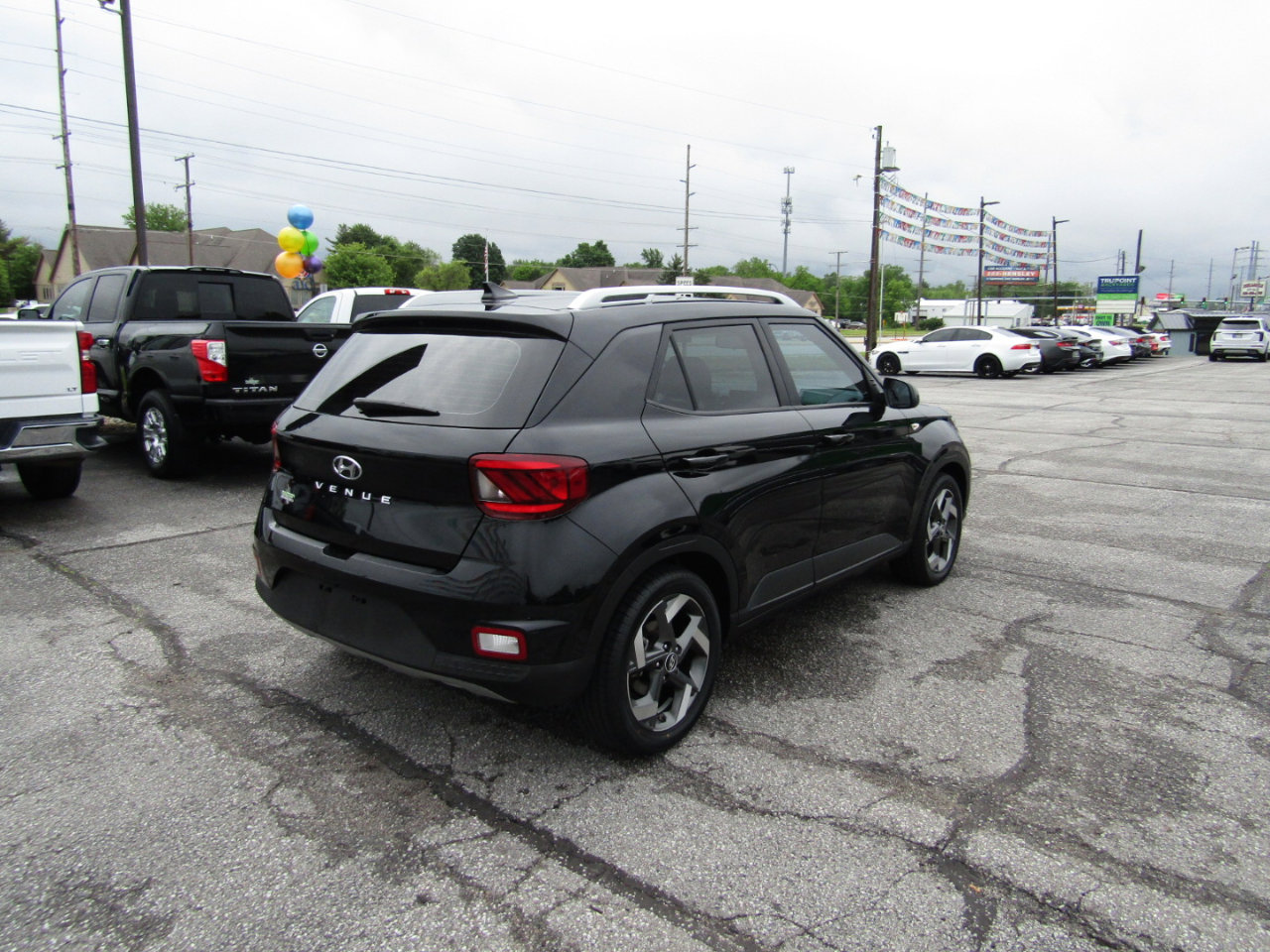 Used 2022 Hyundai Venue SEL FWD image 7