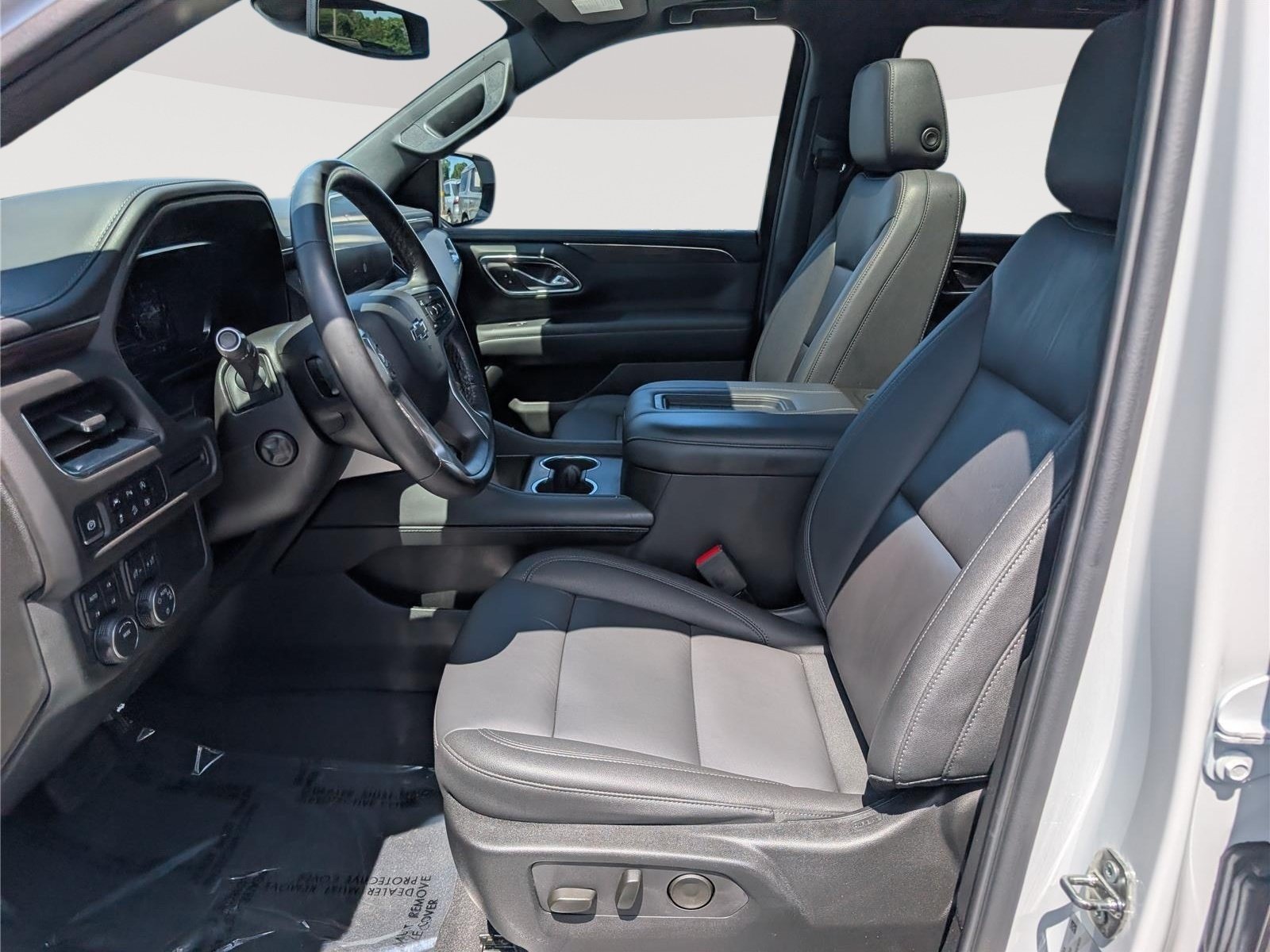 Used 2023 Chevrolet Suburban Z71 w/ Luxury Package AWD/4WD image 20