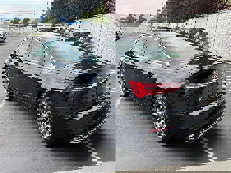 Used 2024 Audi A6 Premium Plus image 5
