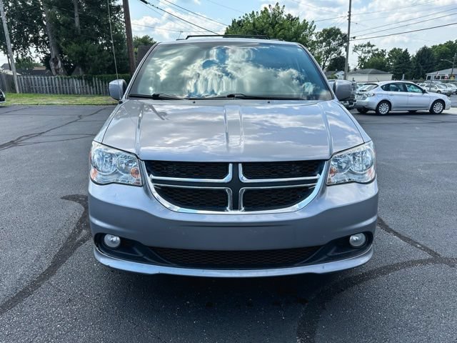 Used 2020 Dodge Grand Caravan SXT FWD image 2
