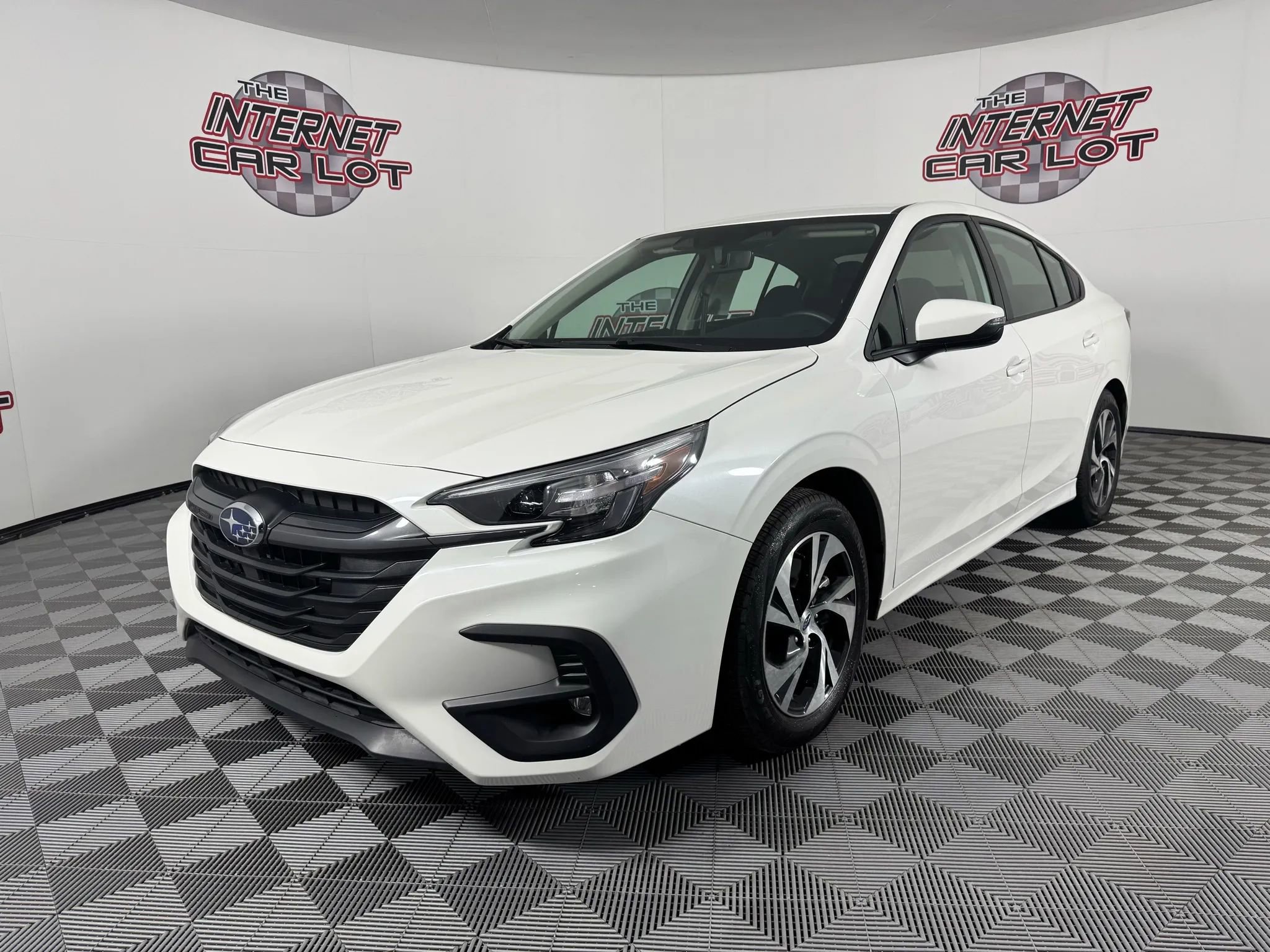 Used 2025 Subaru Legacy Premium AWD/4WD image 3