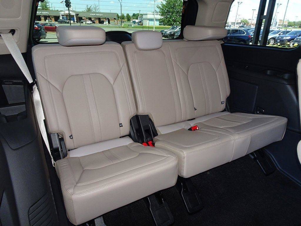Used 2023 Ford Expedition Limited RWD image 7