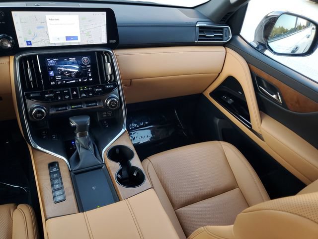 Used 2024 Lexus LX 600 4WD w/ Appearance Package image 18