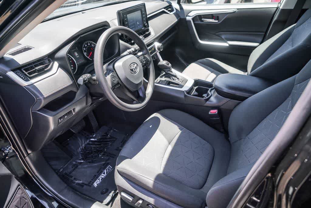 Used 2020 Toyota RAV4 XLE w/ Carpet Mat Package FWD image 16