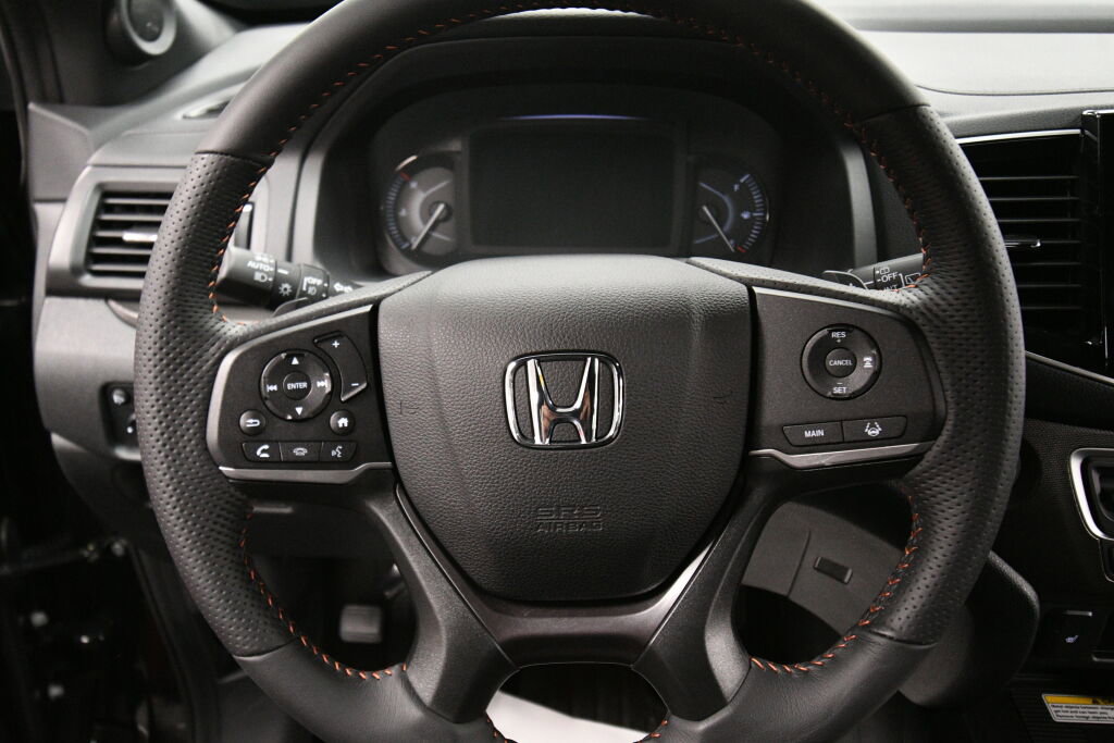 Used 2023 Honda Passport TrailSport image 12