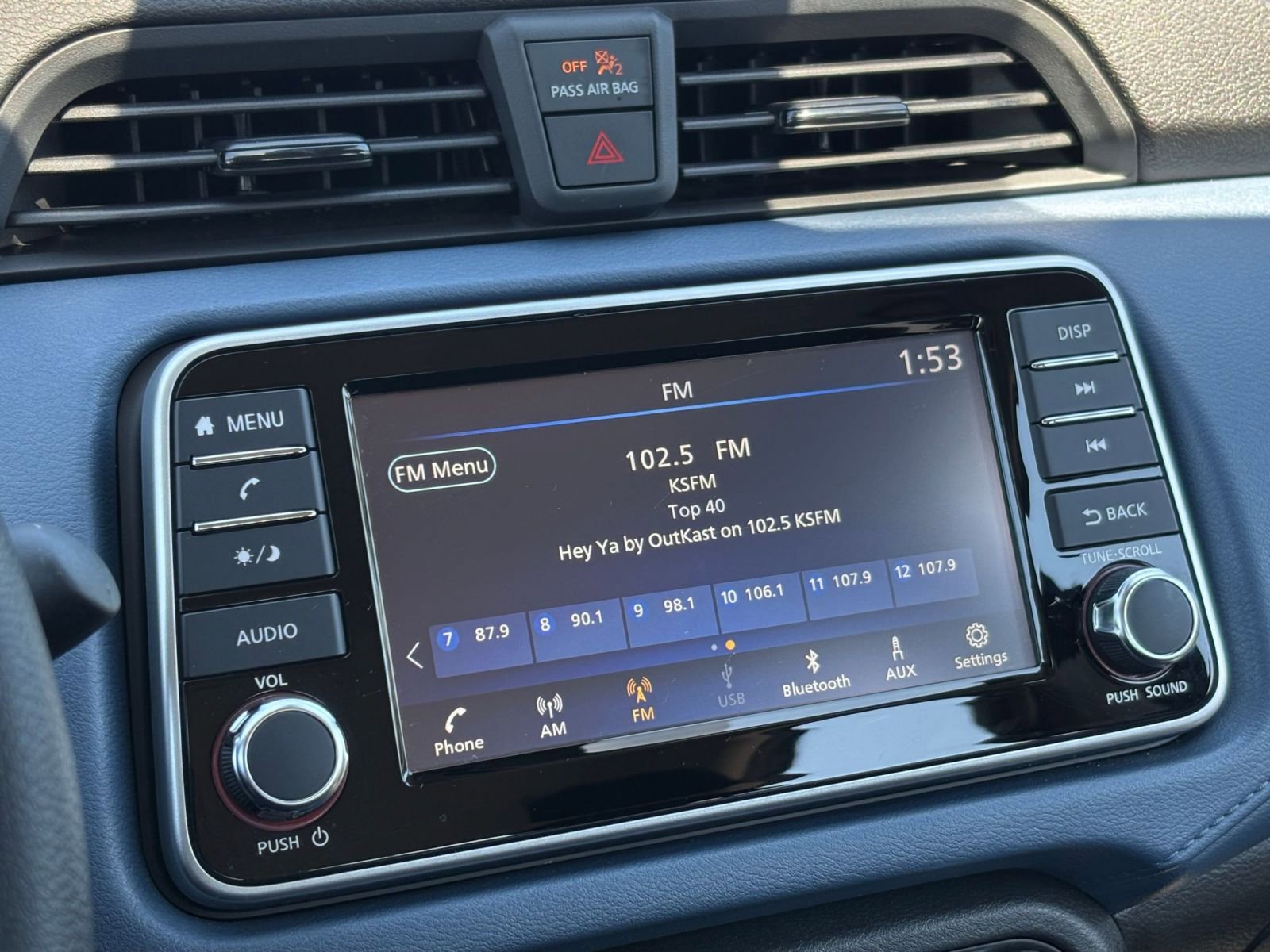 Used 2025 Nissan Versa SV FWD image 20