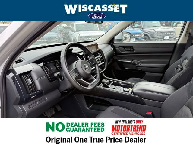 Used 2024 Nissan Pathfinder SV image 4