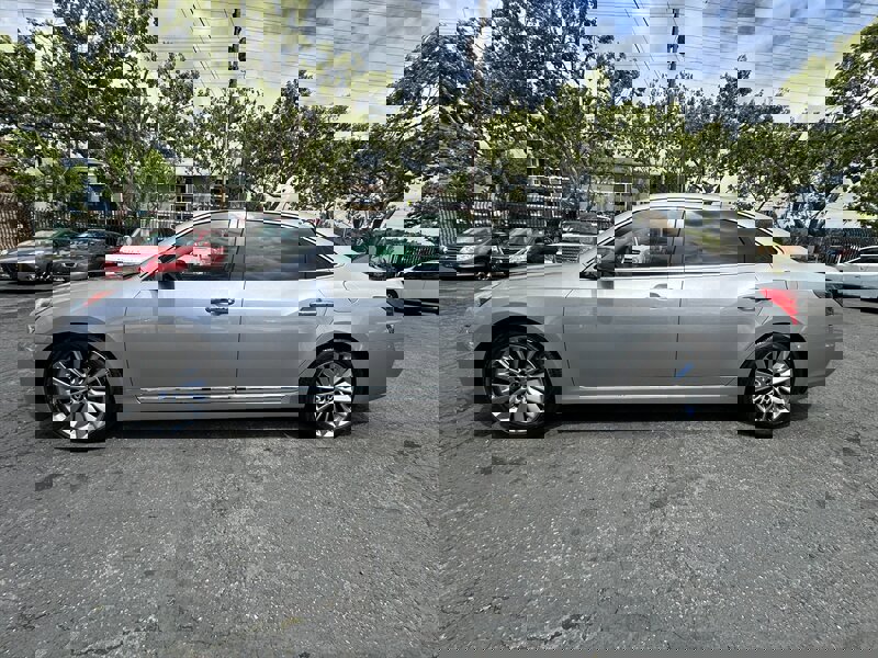 Used 2014 Hyundai Equus Signature RWD image 8