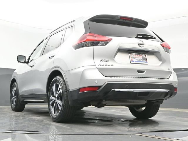 Used 2020 Nissan Rogue SV w/ Premium Package image 23